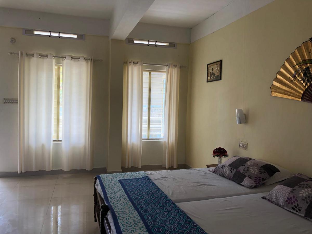 Sandy Beach Hotel Thiruvananthapuram Екстериор снимка
