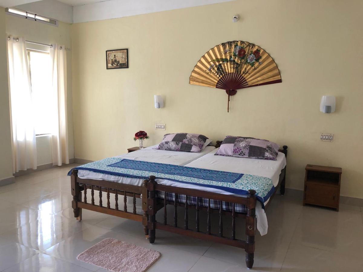 Sandy Beach Hotel Thiruvananthapuram Екстериор снимка