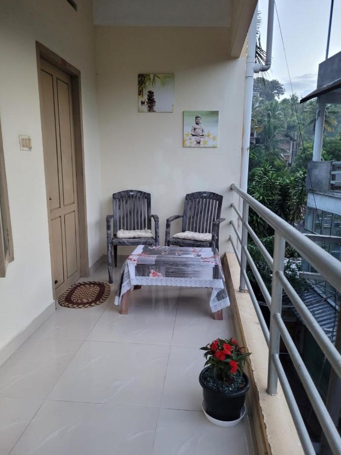 Sandy Beach Hotel Thiruvananthapuram Екстериор снимка